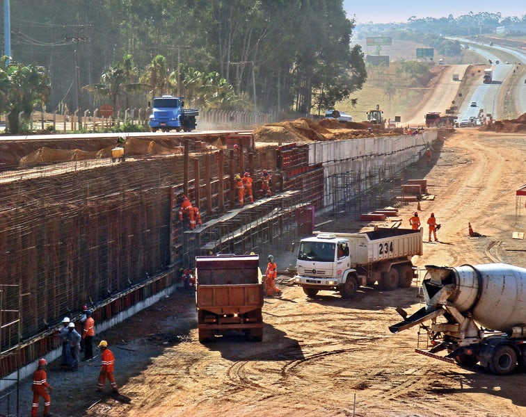 Retaining Walls of Transbrasiliana Highway Stabilized Using Bar Anchors