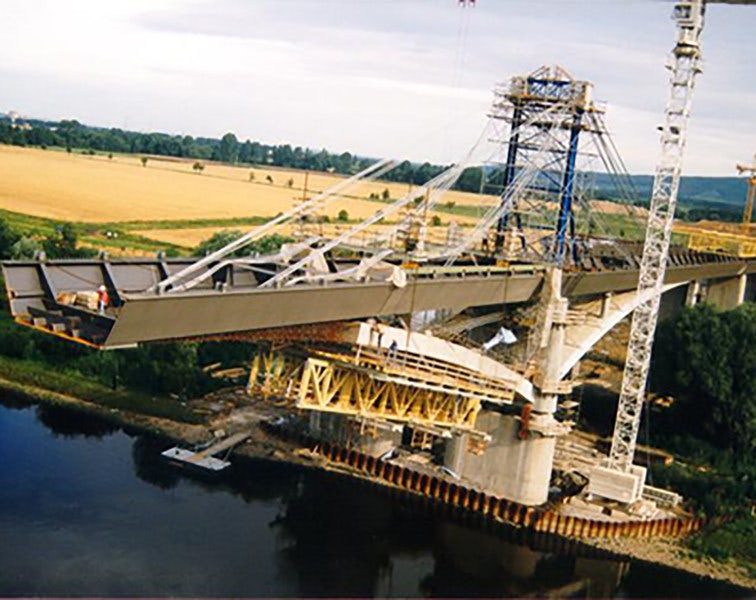 Arch Bridge: The Pirna Bridge over the Elbe River
