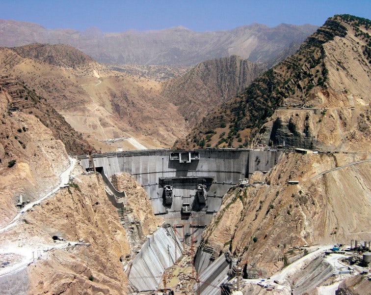 Construction of the Karoon III Dam